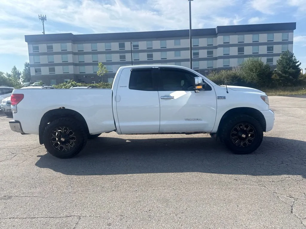 Used 2008  Toyota Limited image 11
