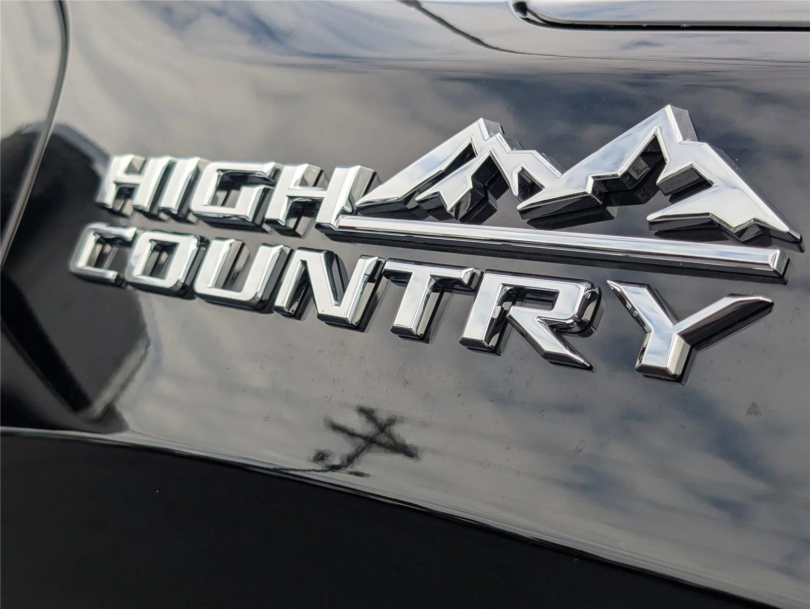 Used 2024 Black Chevrolet High Country image 44