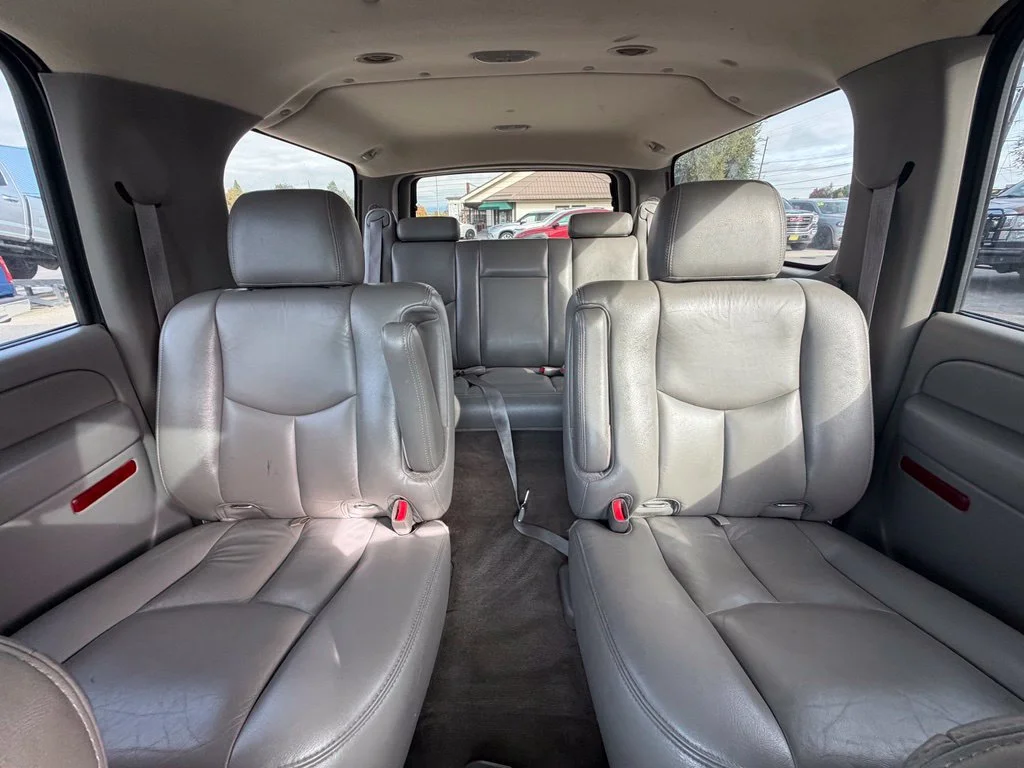 Used 2005 Black Chevrolet LT image 18