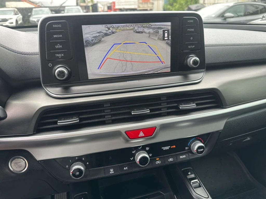 Used 2020 Black Kia S image 20