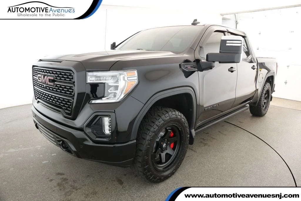 2020 GMC Sierra 4WD Crew Cab Standard Box Denali's photo