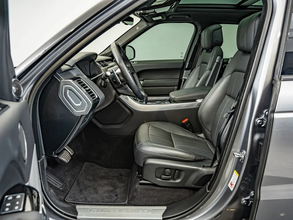 Used 2021 Eiger Gray Metallic Land Rover HSE Silver Edition image 32