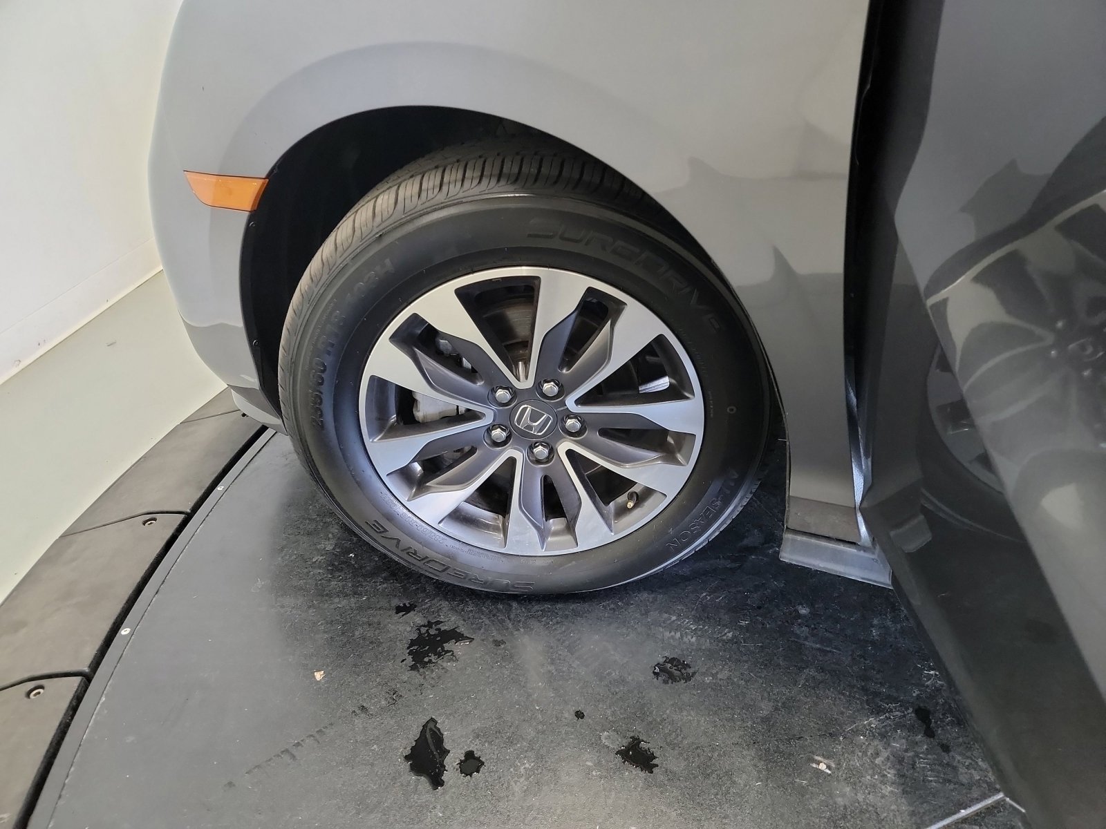 2024 Honda Odyssey EX-L - Photo 30