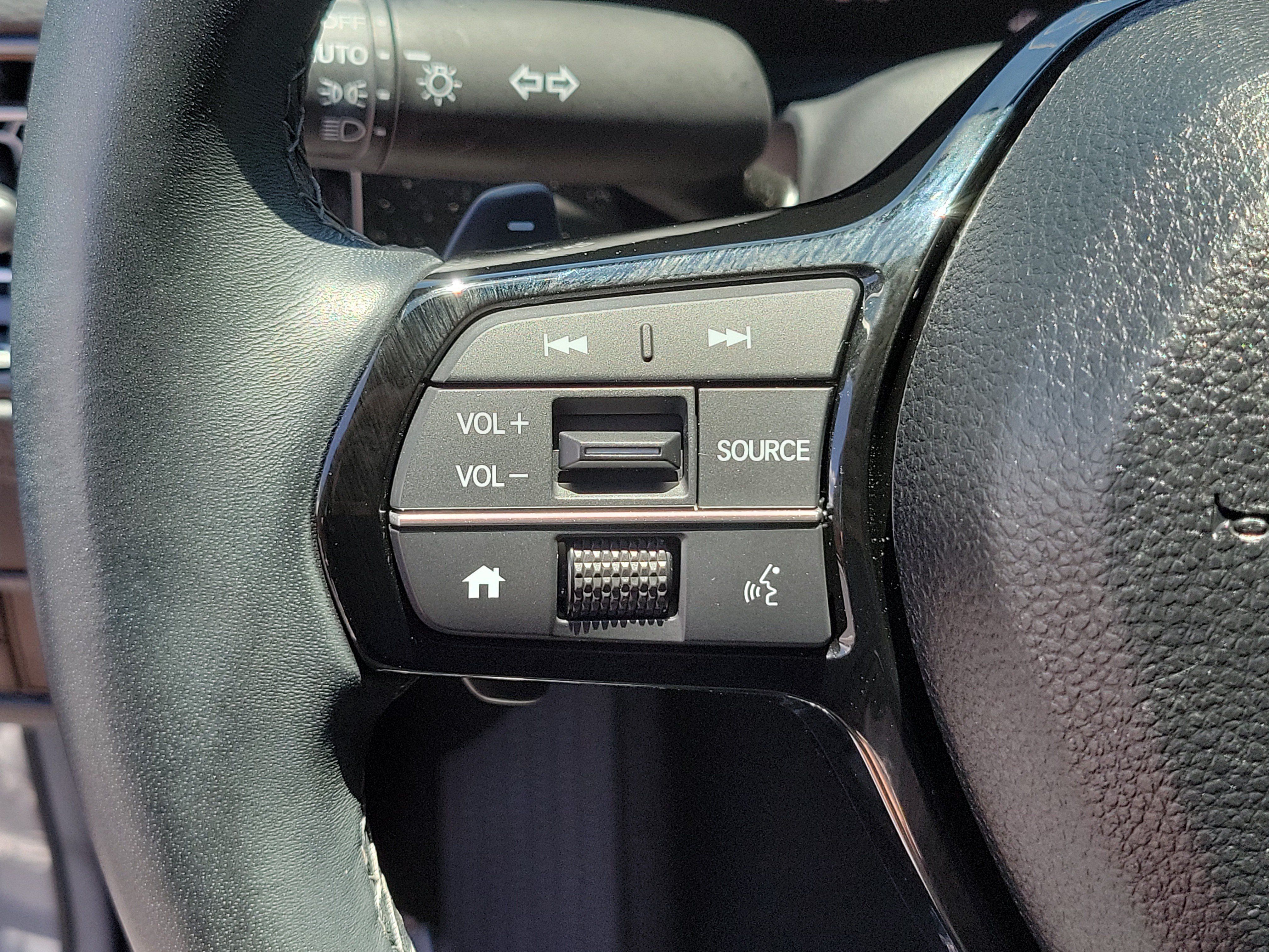Certified Used 2025 Urban Gray Pearl Honda 4D SPORT image 53