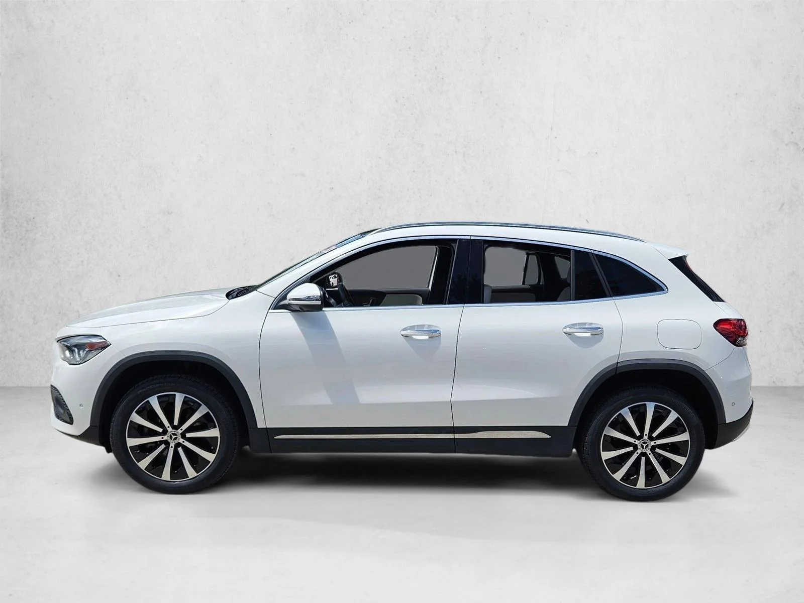 Used 2023 Polar White Mercedes-Benz GLA 250 image 9