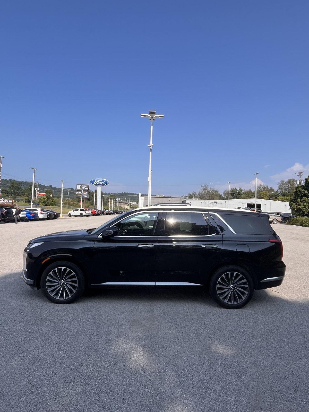 Used 2024 Abyss Black Pearl Hyundai Calligraphy image 7