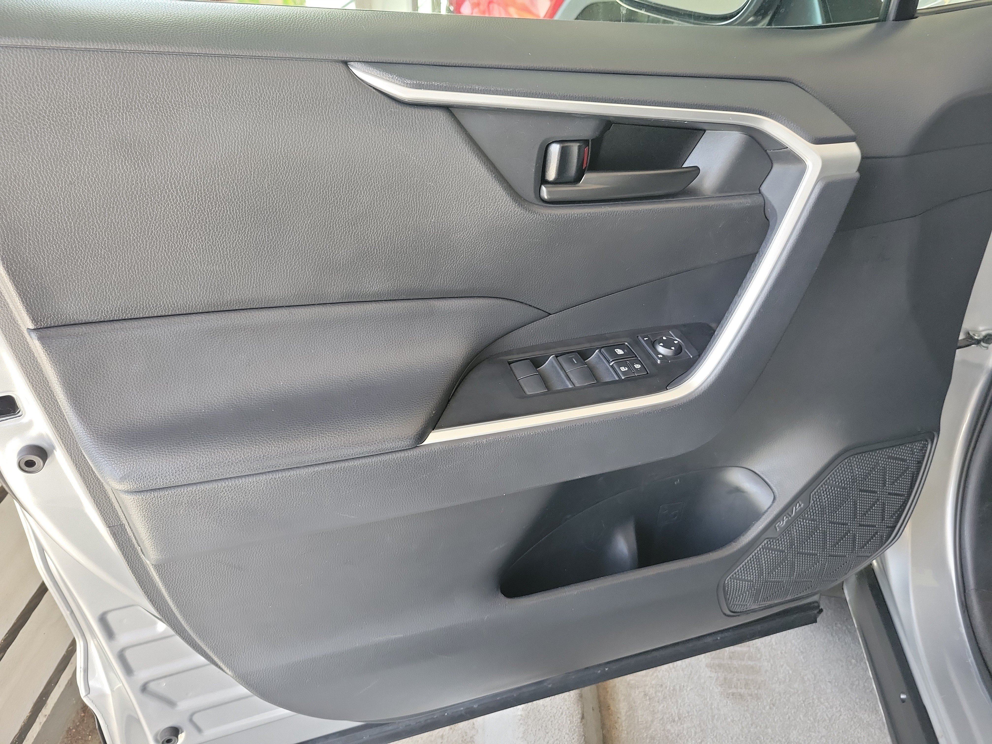 Used 2024 Silver Sky Metallic Toyota Hybrid LE image 19