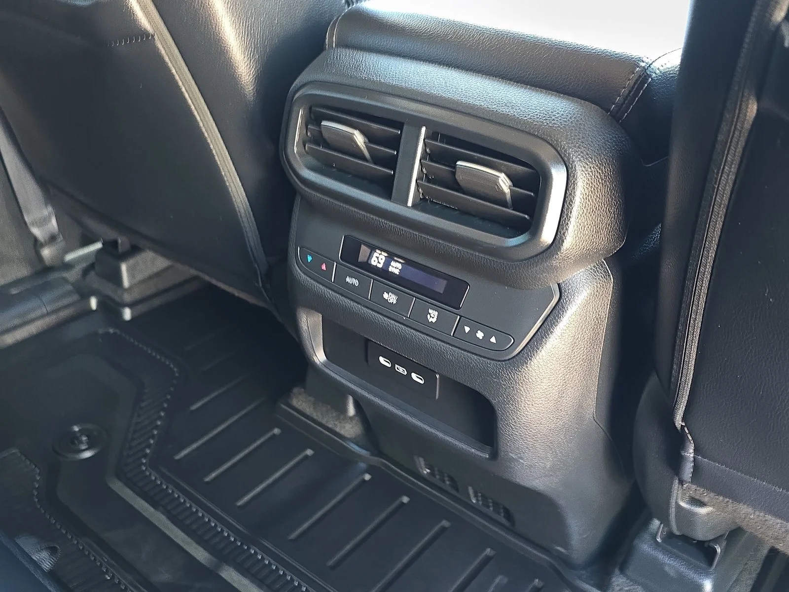 2024 Honda Pilot Touring - Photo 16