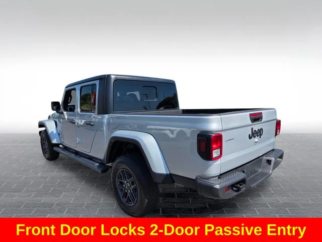 Used 2024 Silver Jeep Sport S image 6