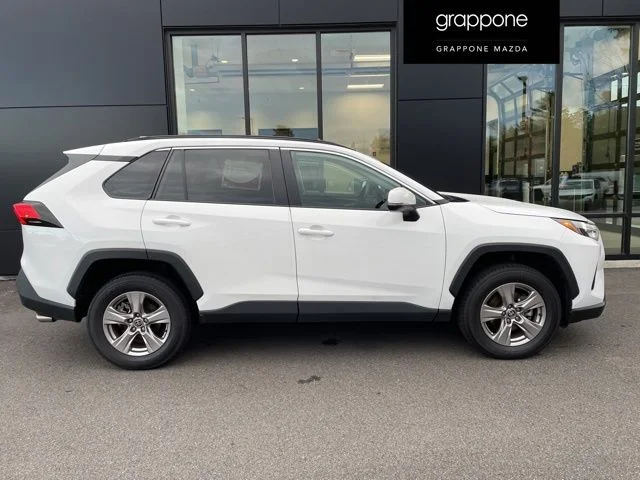 2023 Toyota RAV4 XLE - Photo 5