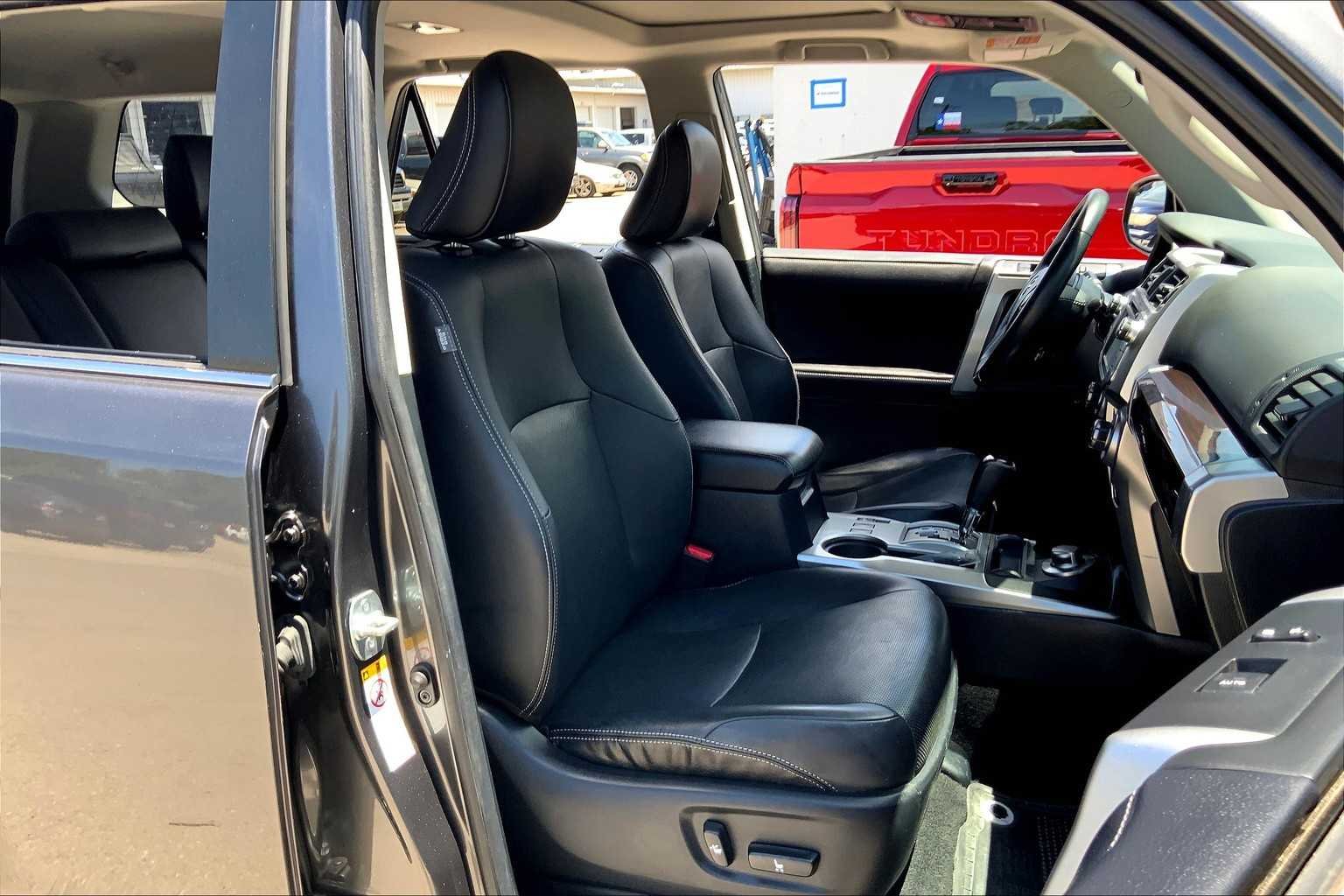 Used 2017 Magnetic Gray Metallic Toyota SR5 image 9