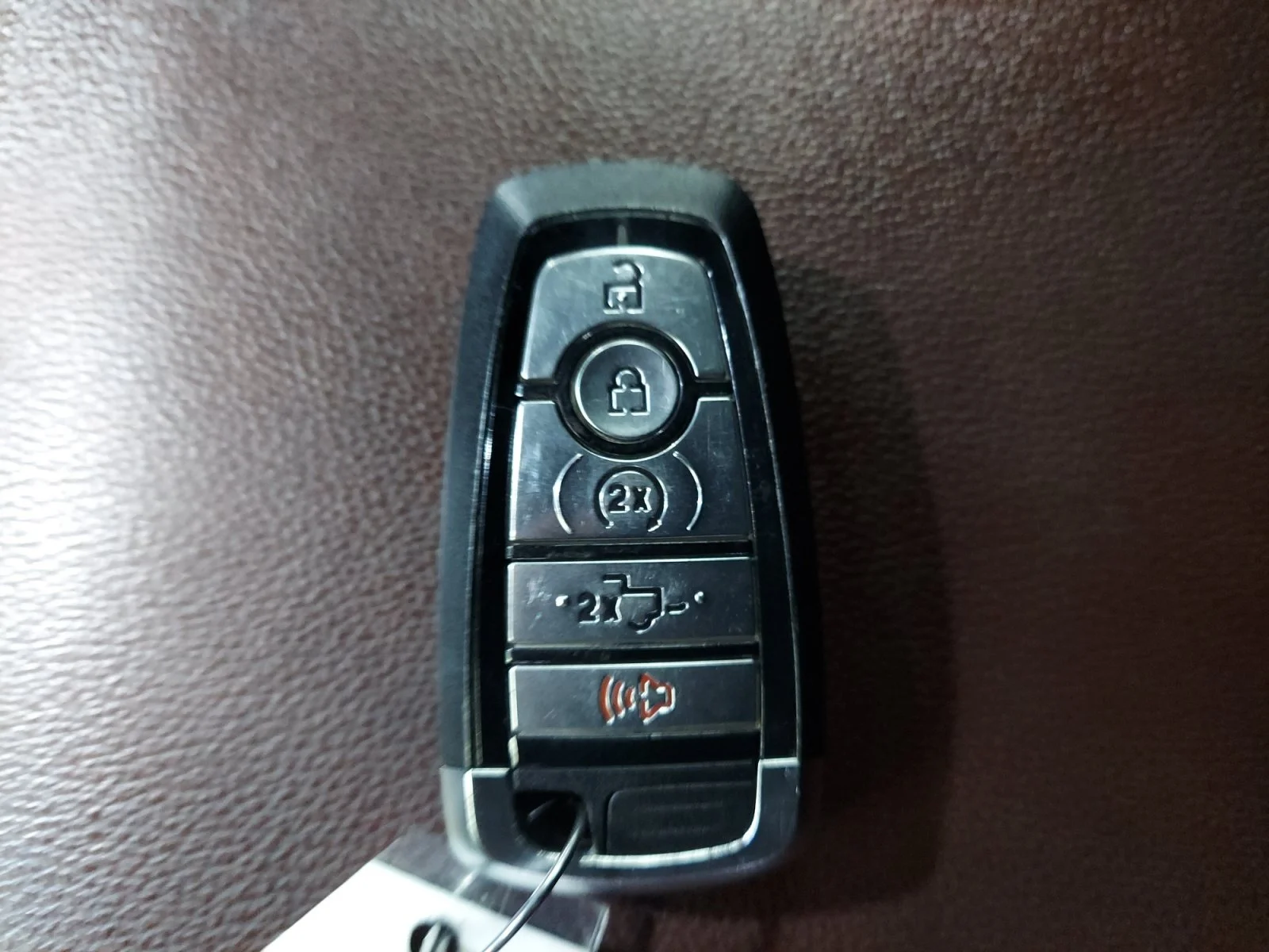 Used 2022 White Metallic Ford LARIAT image 32
