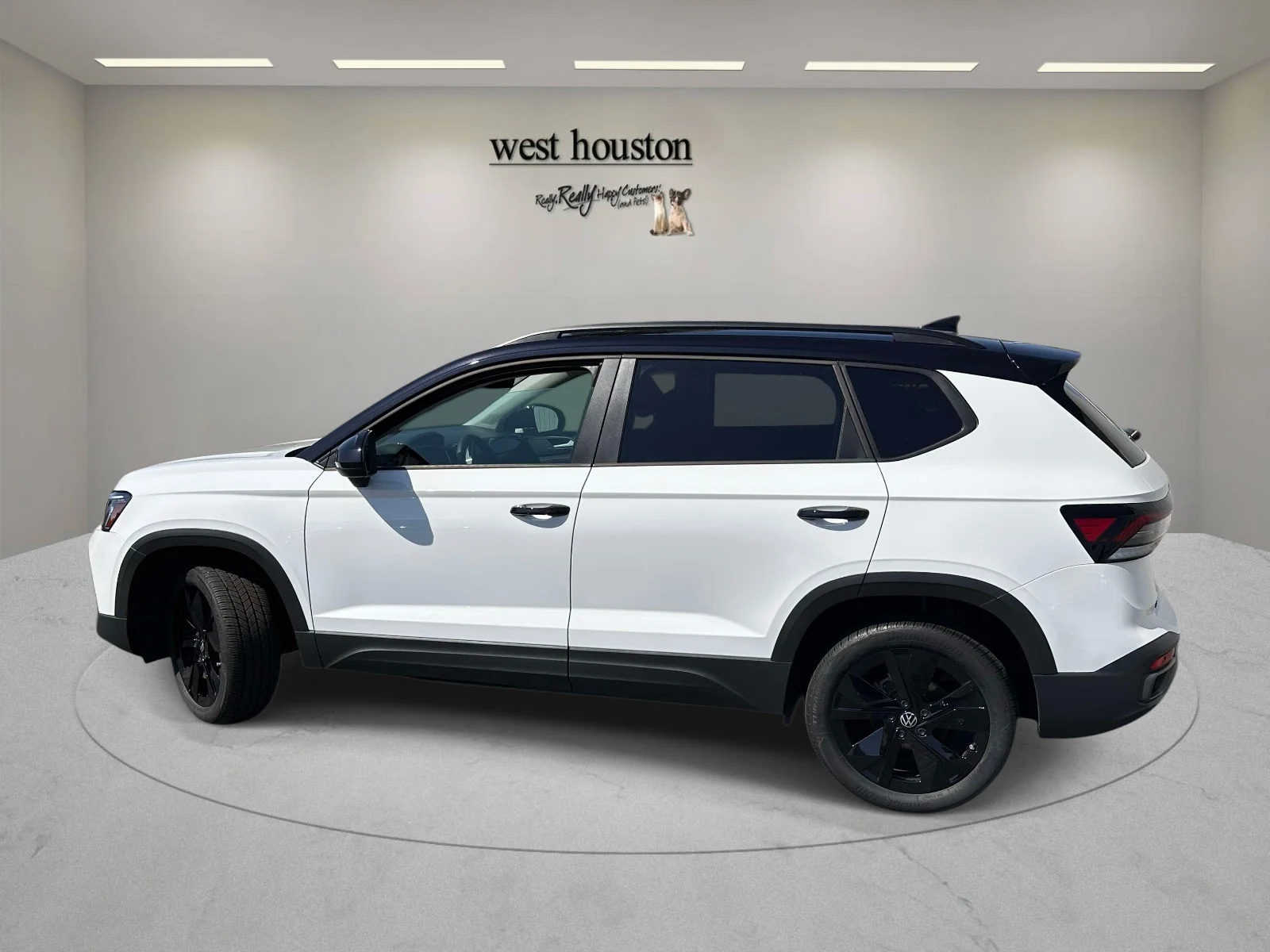 Used 2026 Pure White w/Deep Black Roof Volkswagen SE Black image 8