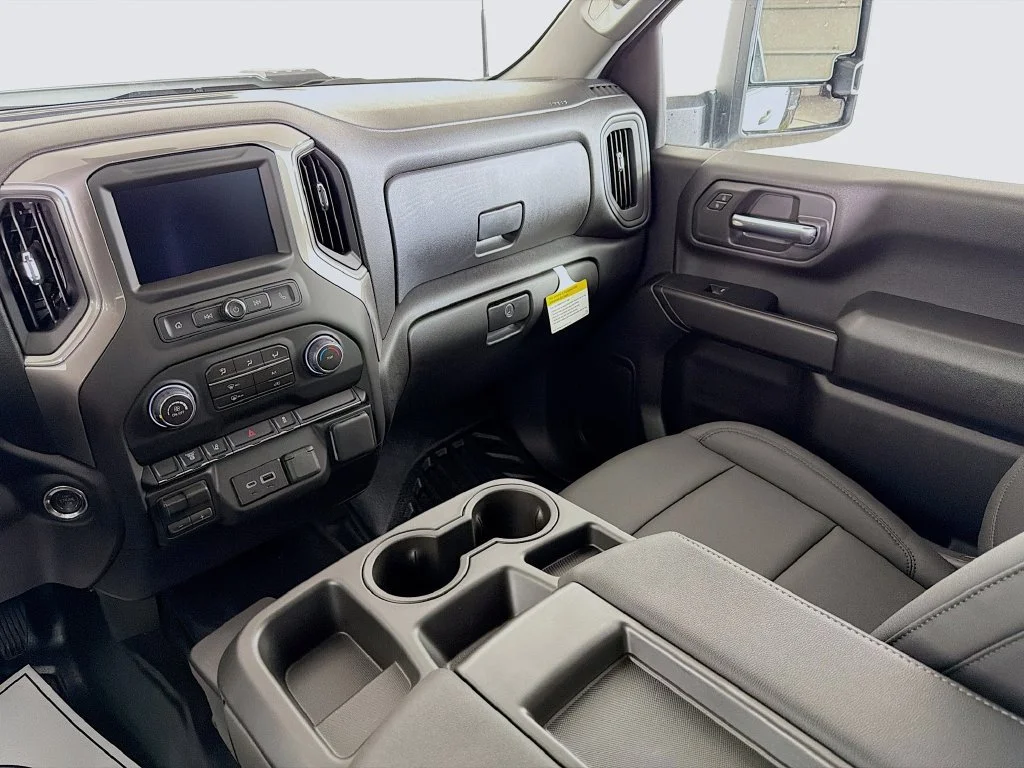 New 2026 Summit White Chevrolet Work Truck image 20