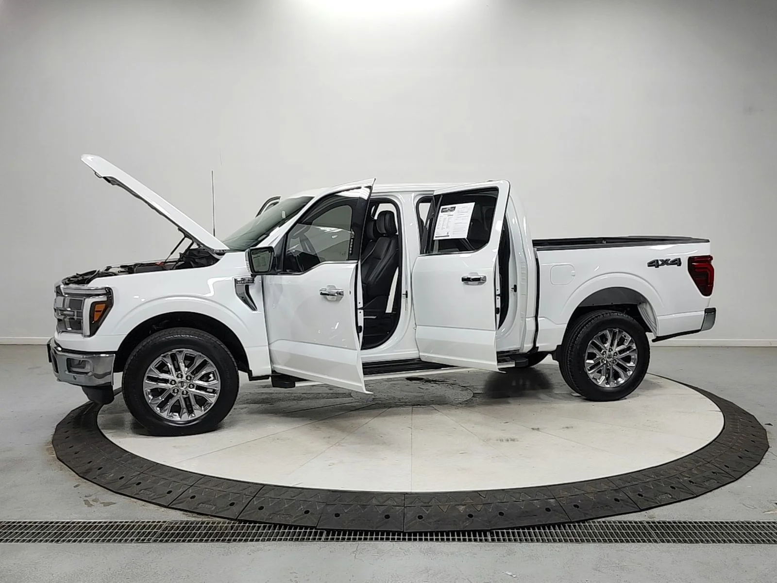 Used 2024 White Ford Lariat image 12