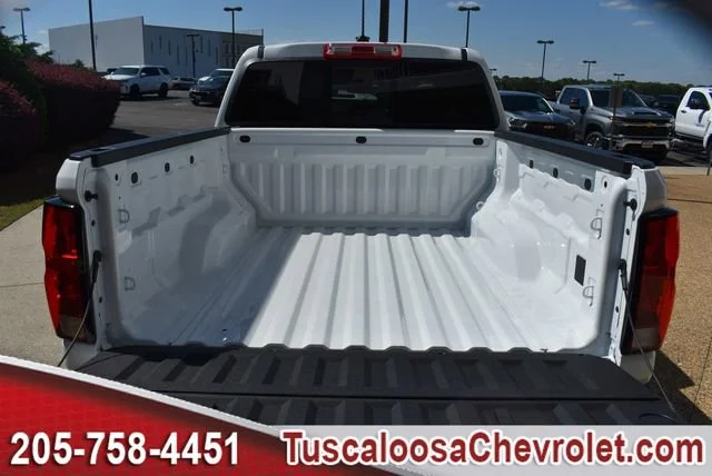 New 2026 Summit White Chevrolet WT image 9