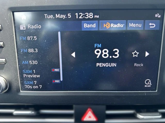 Used 2023 Silver Hyundai Blue image 17