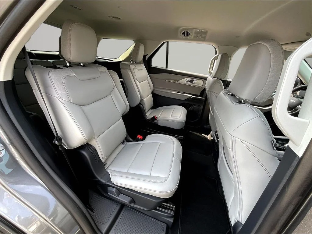 New 2026 Carbonized Gray Metallic Ford Active image 10
