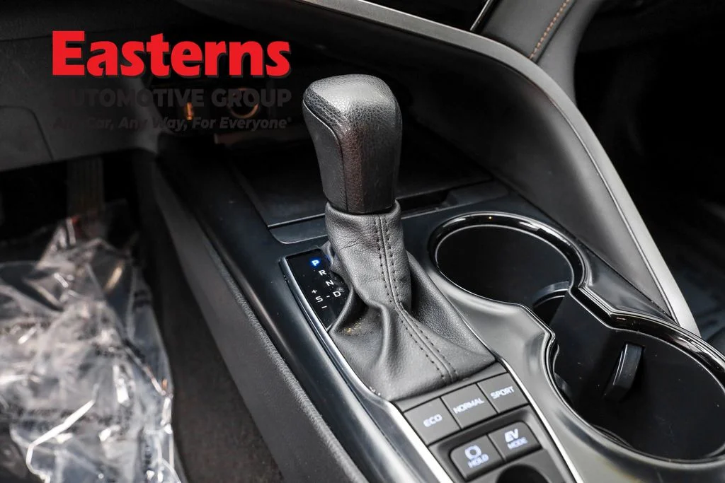 Used 2020 Silver Toyota LE image 13