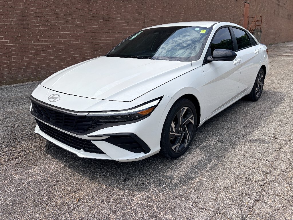 Used 2025 Serenity White Hyundai SEL Sport image 1