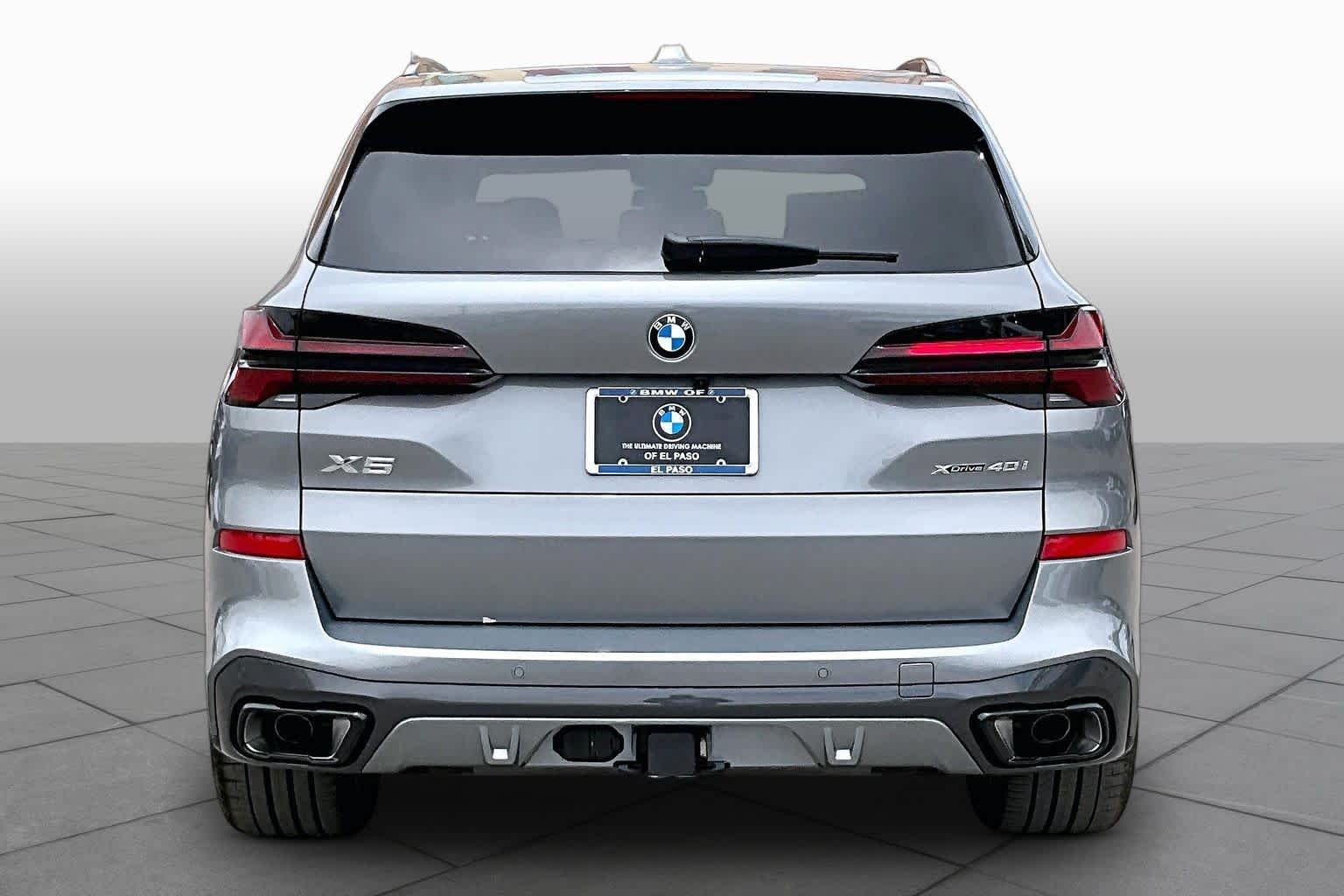 New 2026 Skyscraper Grey Metallic BMW xDrive40i image 4
