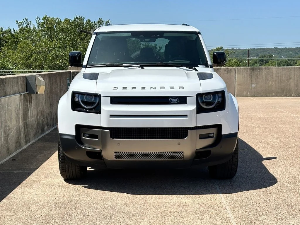 Certified Used 2026 Fuji White Land Rover S image 3