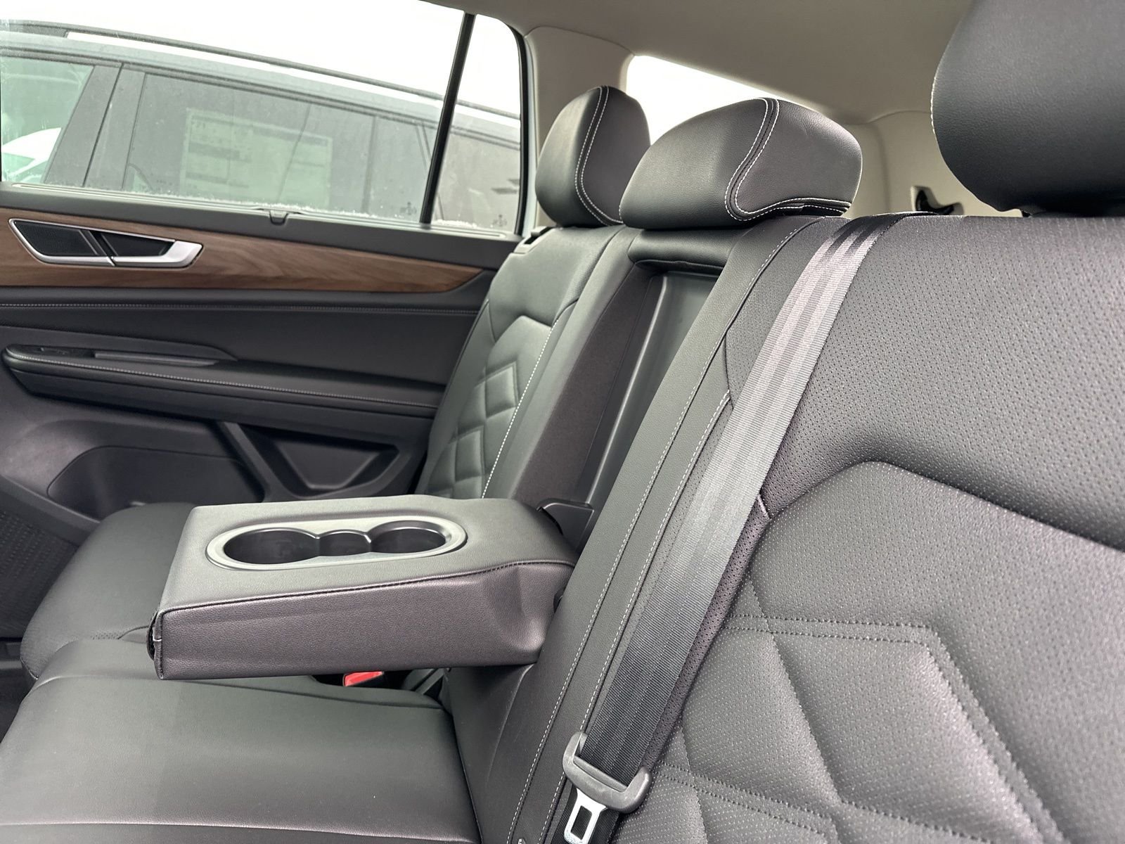 New 2026 White/off-white Volkswagen 2.0T SE w/Technology image 21