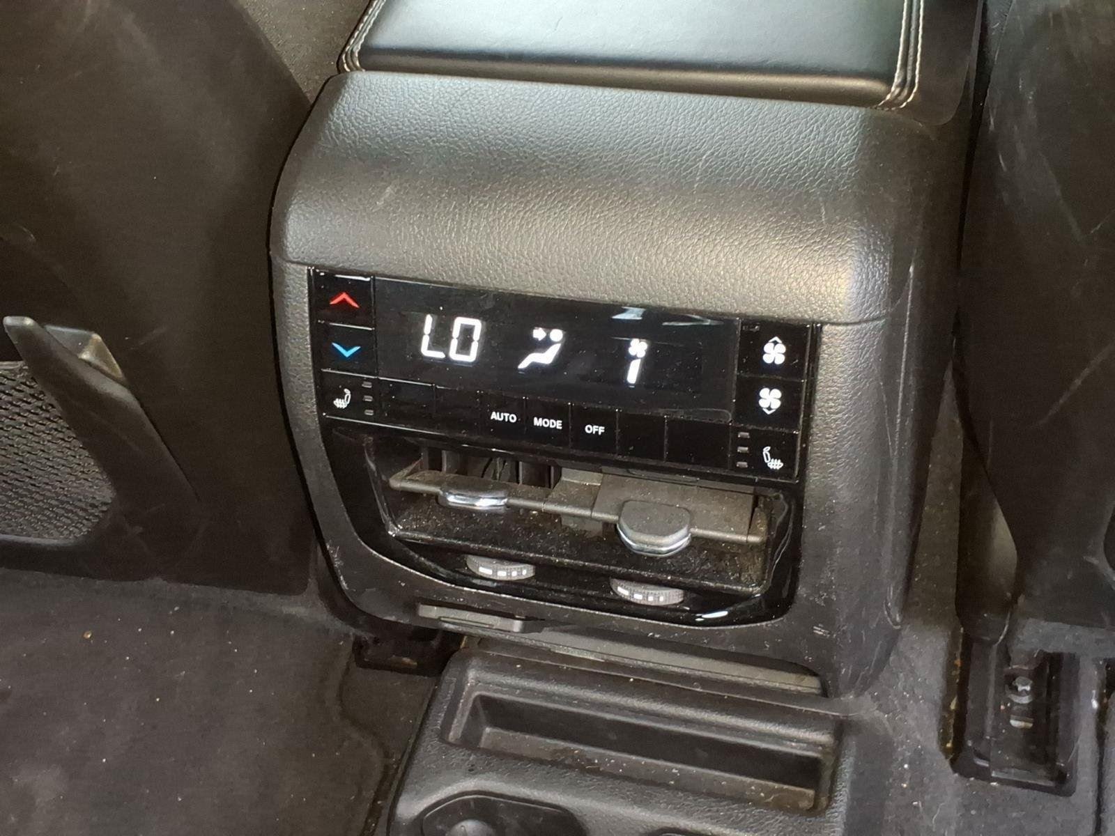 Used 2023 Diamond Black Crystal Pearlcoat Jeep Overland image 26