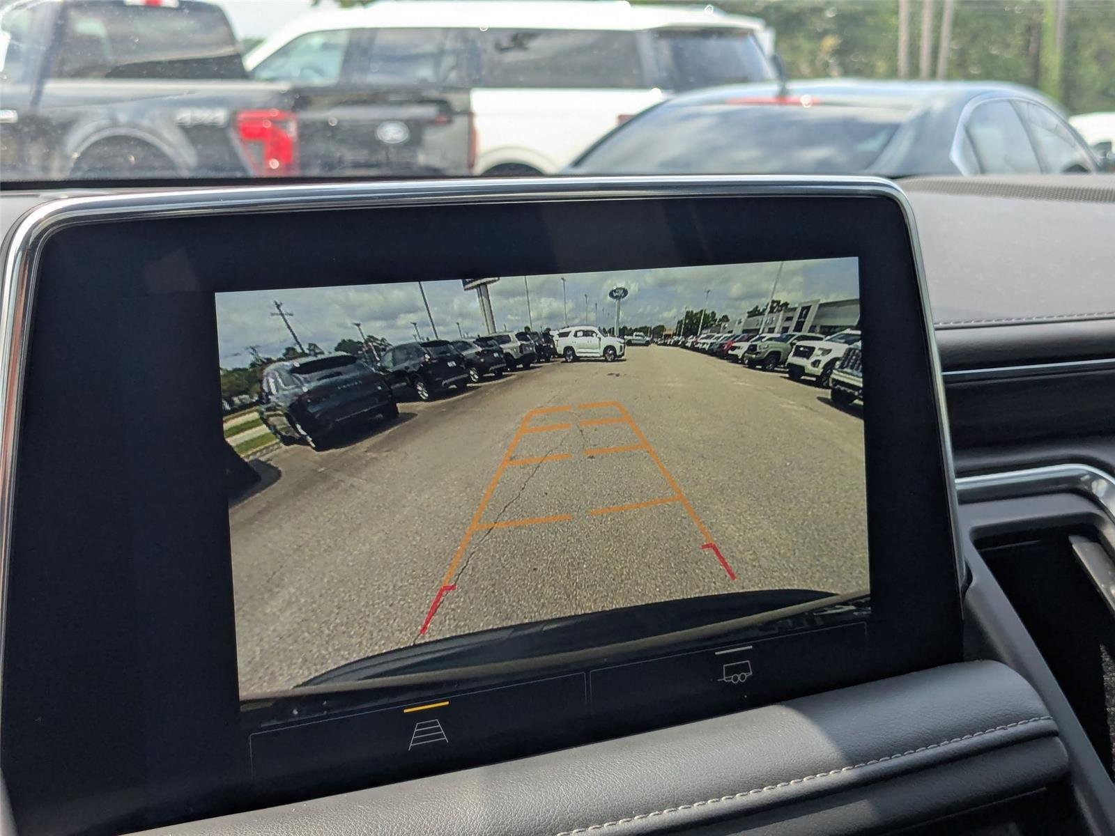 Used 2022 Black Chevrolet Z71 image 19