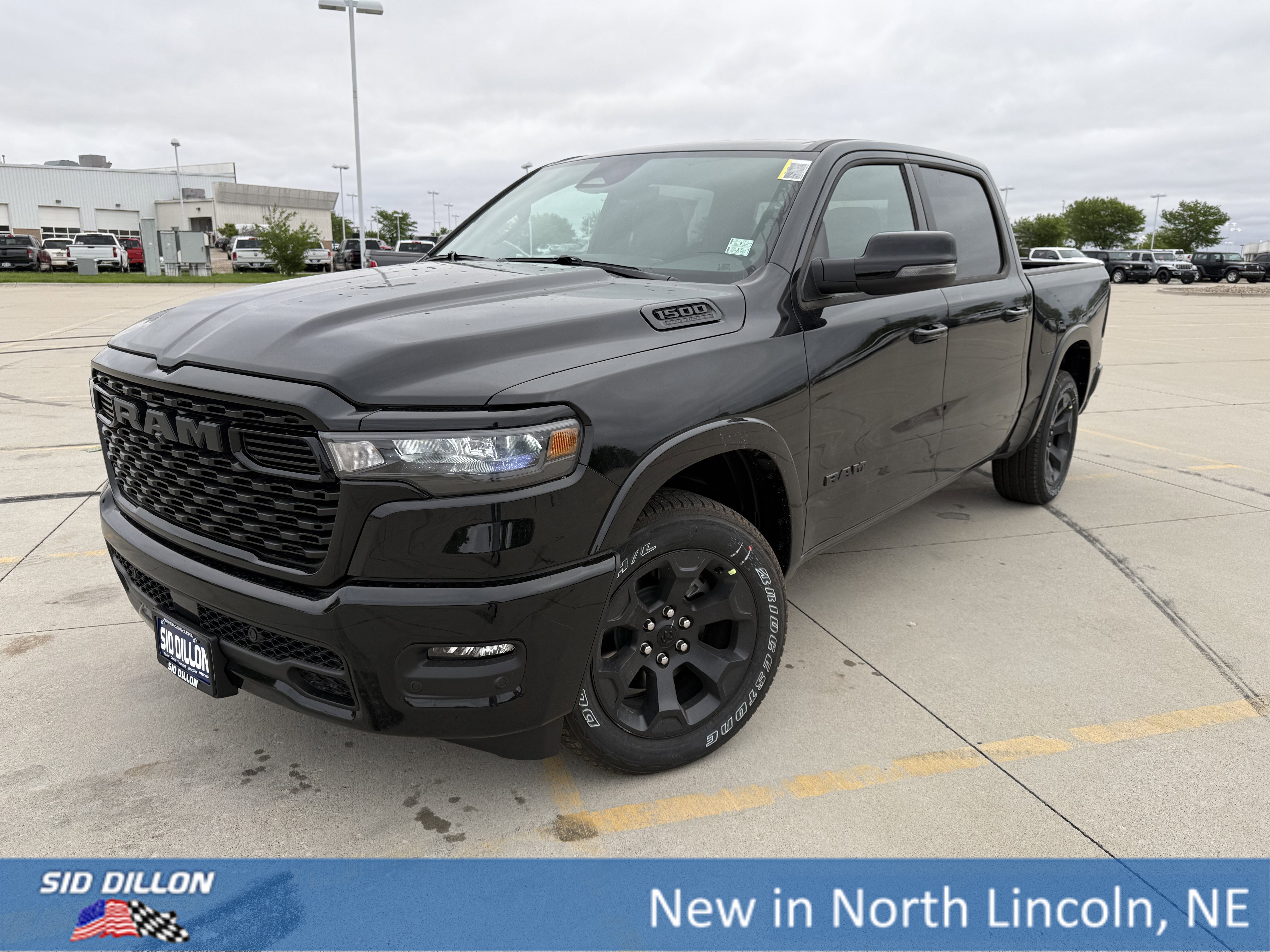New 2026 Diamond Black Crystal Pearl-Coat Exterior Paint RAM Big Horn image 1