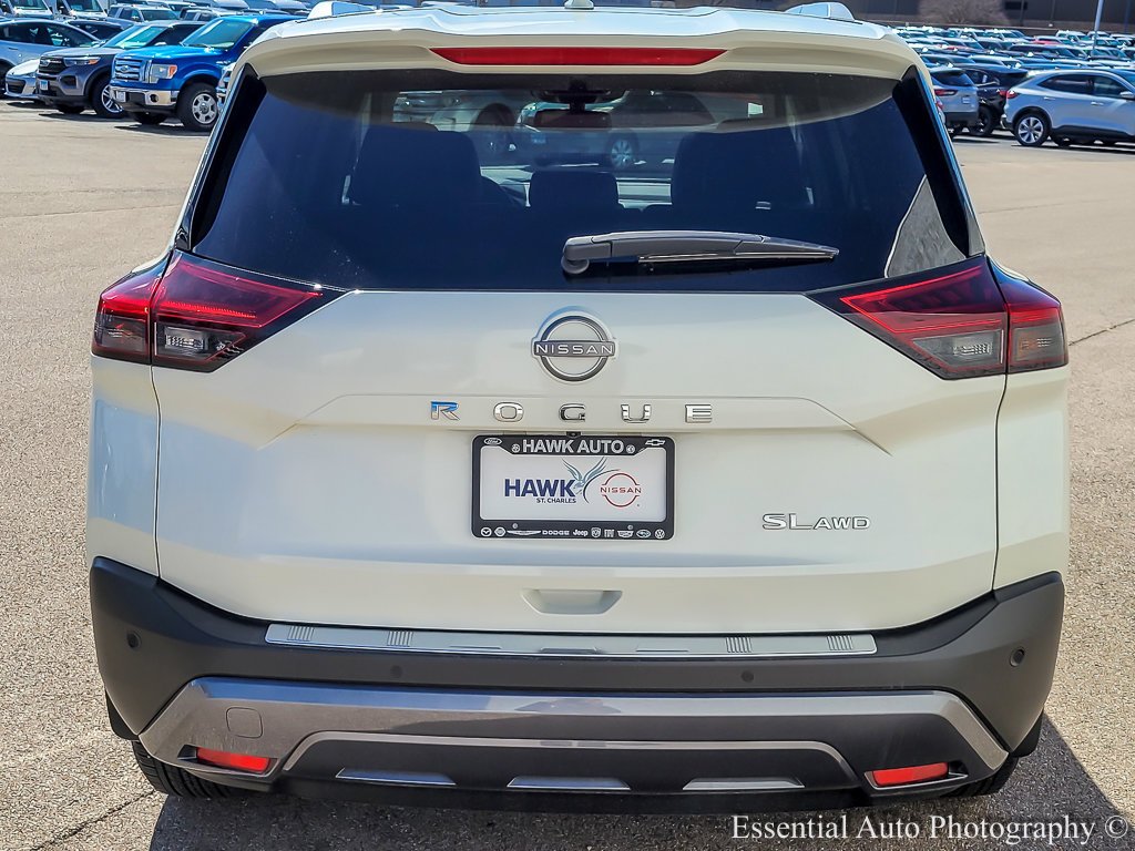 Certified Used 2023 Pearl White Tricoat Nissan SL image 5