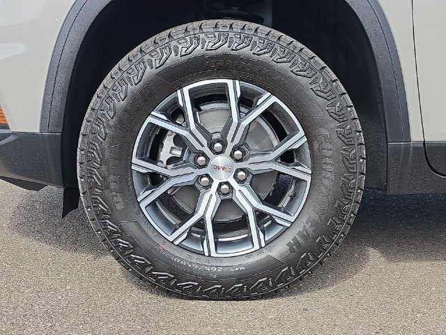 2026 GMC Acadia AT4 - Photo 23