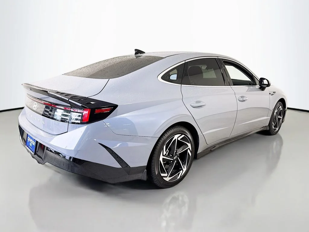 Used 2026 Blue Hyundai SEL Sport image 12
