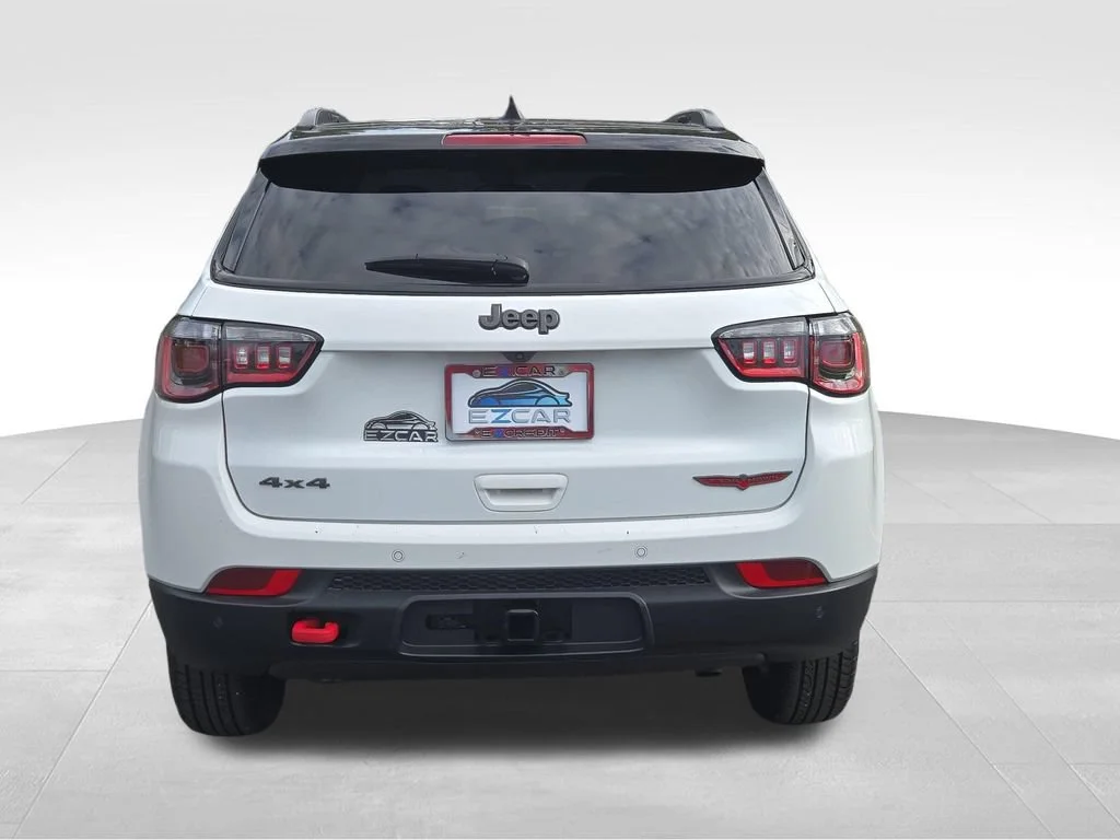 Used 2025 White Jeep Trailhawk image 12
