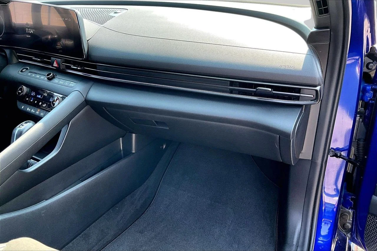 Used 2025 Blue Hyundai Base image 19