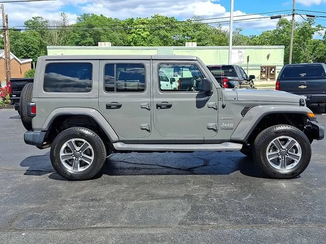 Used 2018 Gray Jeep Sahara 4x4 image 8