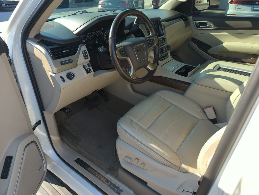Used 2019 White GMC Denali image 10