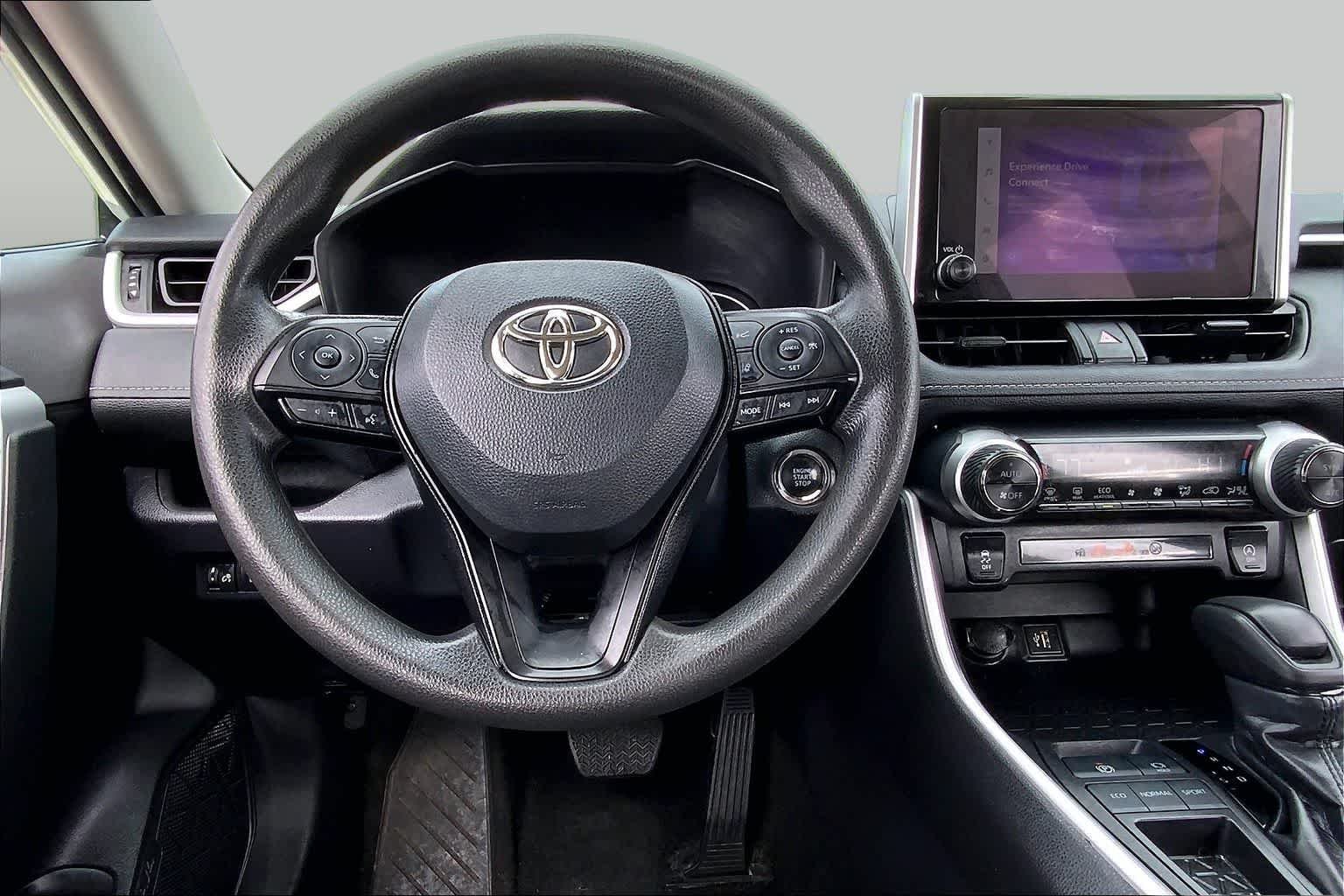 Used 2024 Ice Cap Toyota XLE image 6