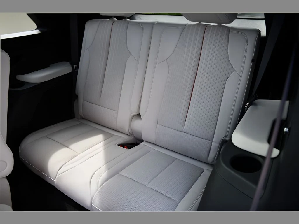 2027 Cadillac VISTIQ Sport - Photo 16