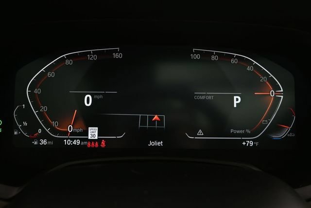 Used 2021 White BMW xDrive40i image 9