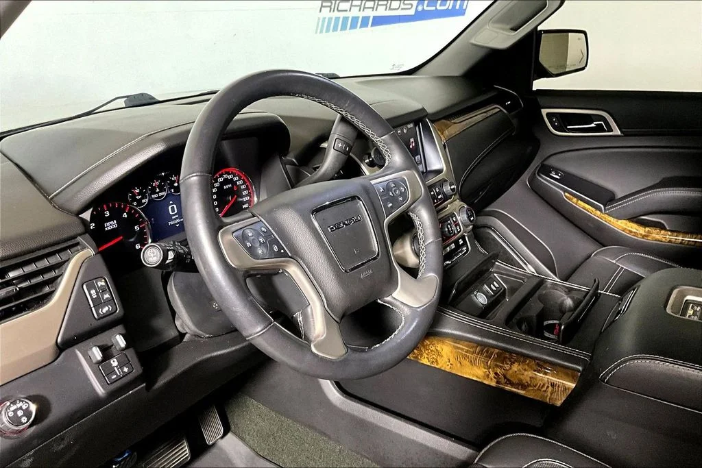 Used 2016 Sparkling Silver Metallic GMC Denali image 10