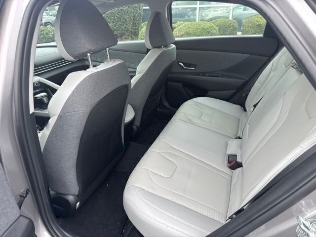 Used 2022  Hyundai Limited image 18