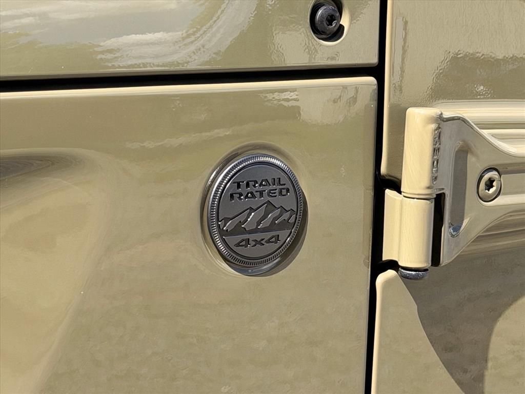 Used 2025 Green Jeep Willys image 9