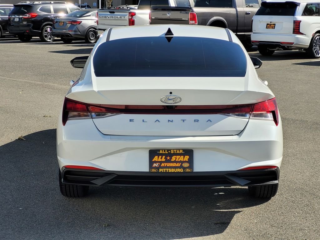 Used 2023 Gray Hyundai SEL image 5