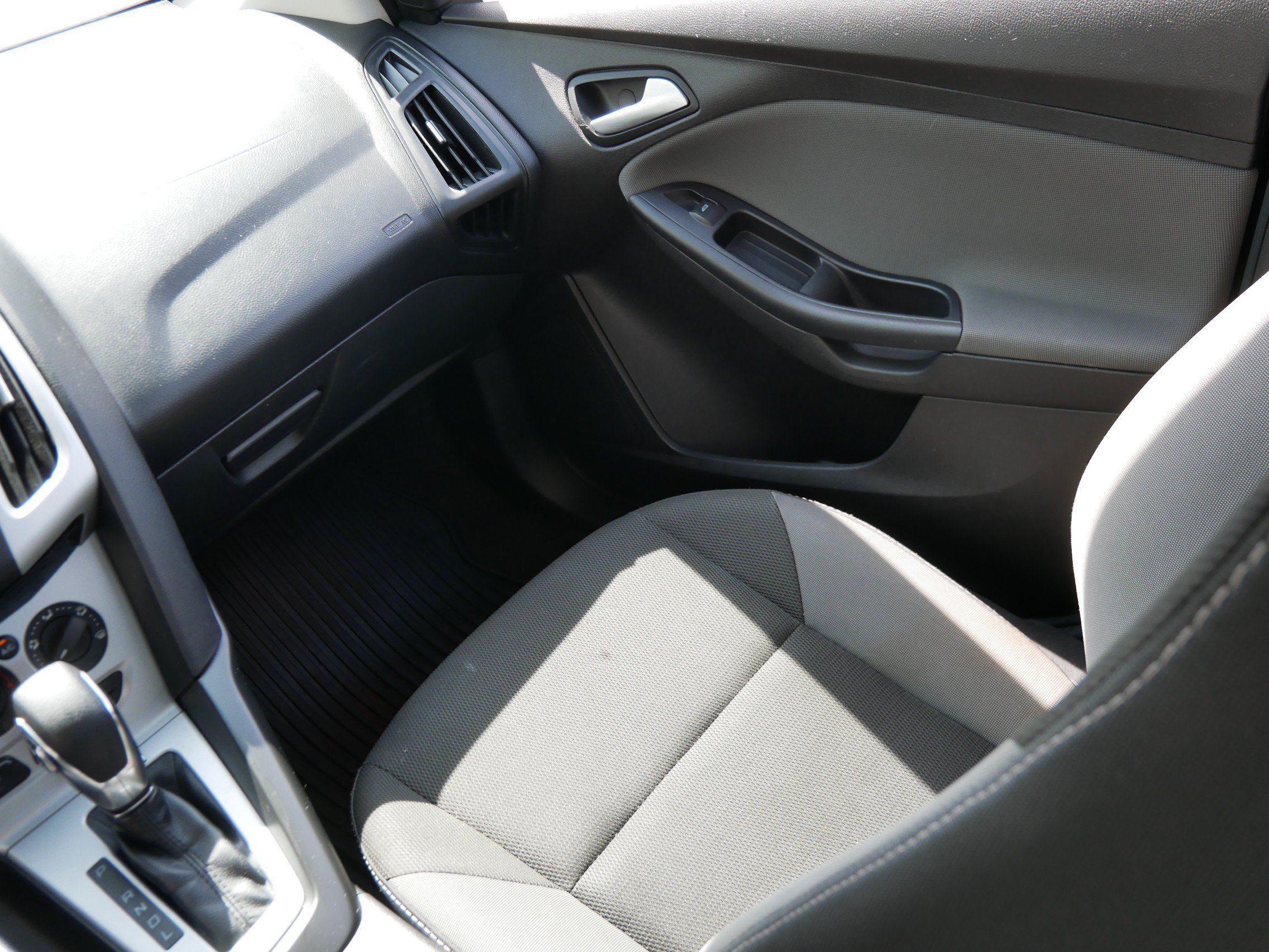 Used 2013 Gray Ford SE image 16
