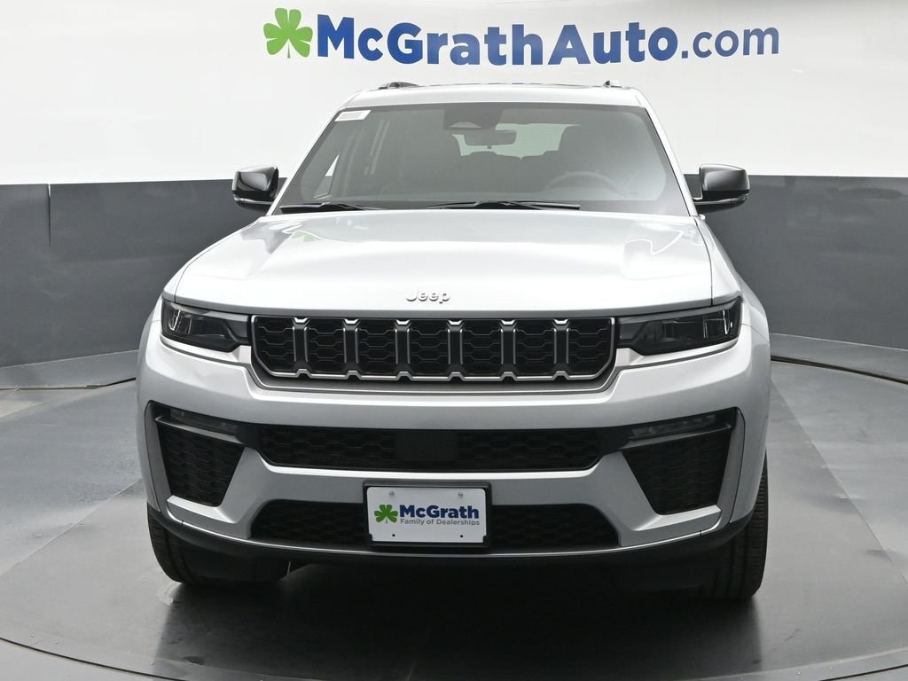 New 2026 Silver Zynith Exterior Paint Jeep Limited image 5