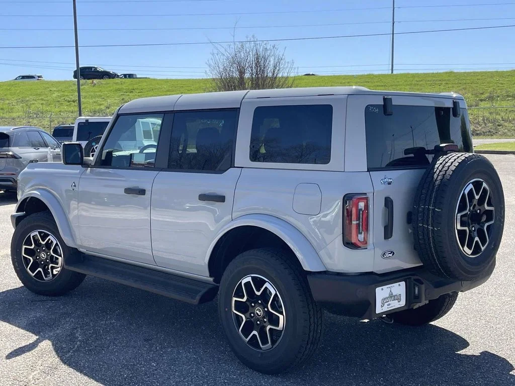 New 2026 White Ford Outer Banks image 5