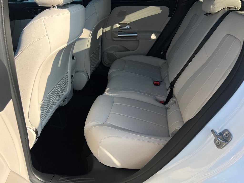 New 2026 Polar White Mercedes-Benz GLA 250 image 25