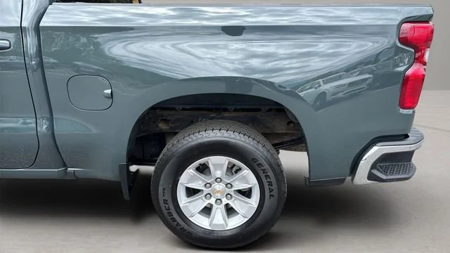 Used 2025 Cypress Gray Chevrolet LT image 36