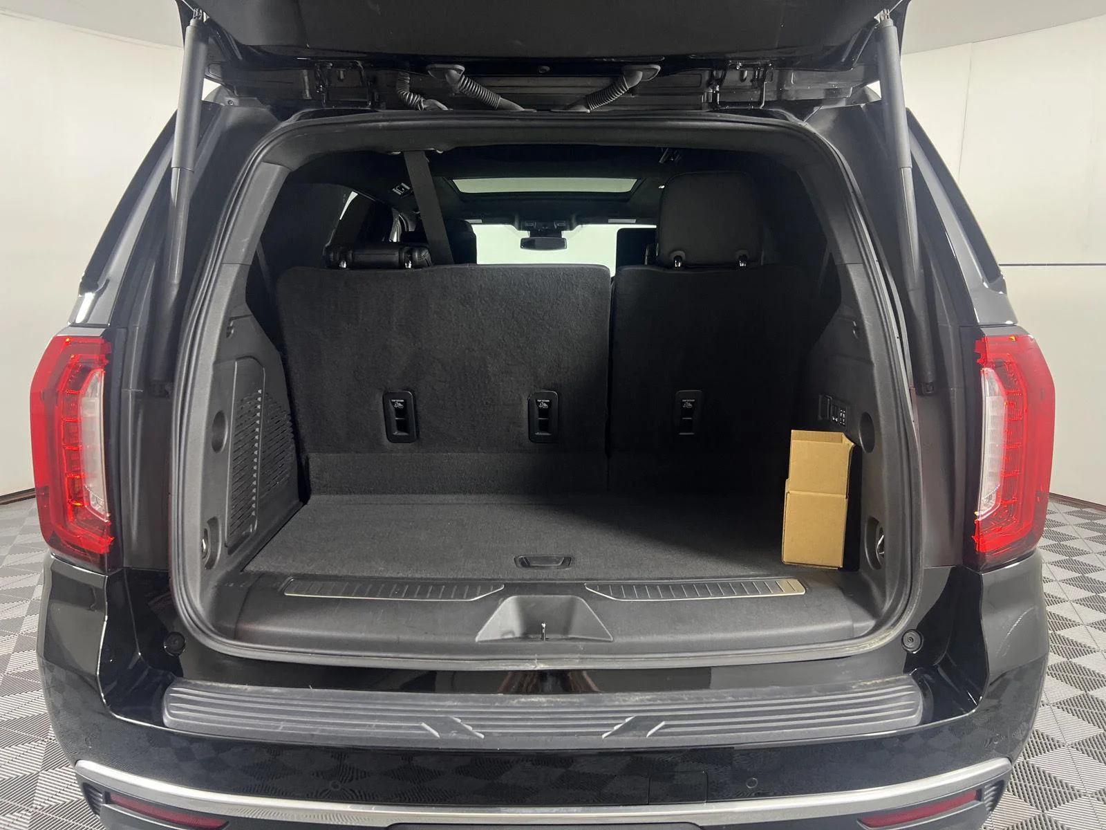 Used 2023 Onyx Black GMC Denali image 26